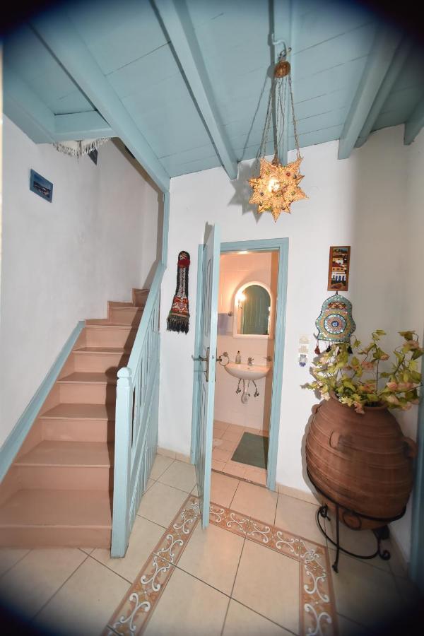 Traditional House By The Sea Mandrákion Exterior foto